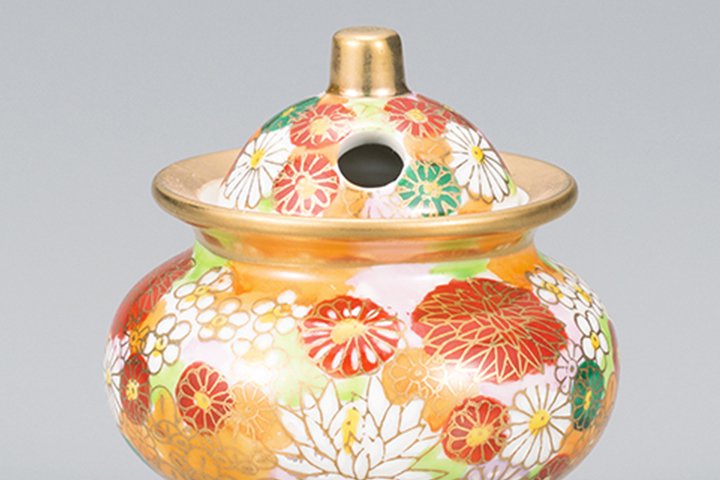 Gold Flower Kutani Incense Pot