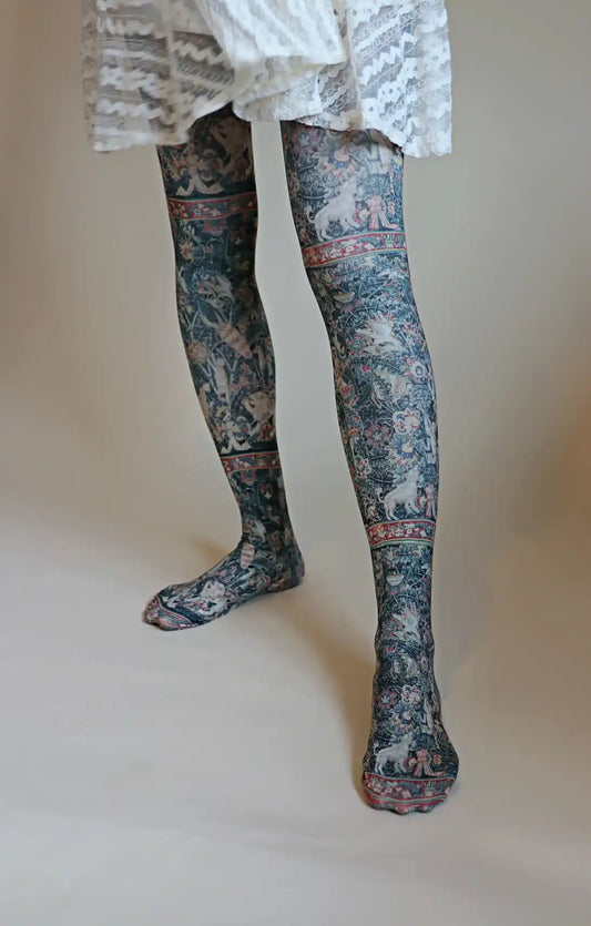 Large Leaf Verdure with Animals Printed Tights