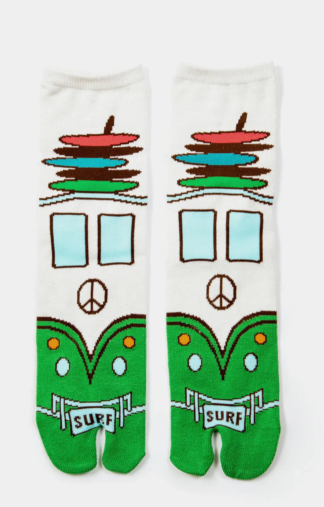 This is a photo of the NINJA SOCKS product name SURF WAGON TABI SOCKS Green