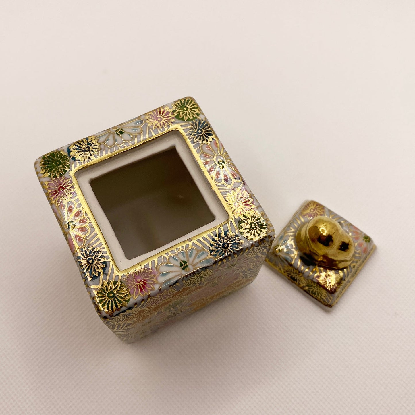 Square Gold Flower Kutani Incense Pot