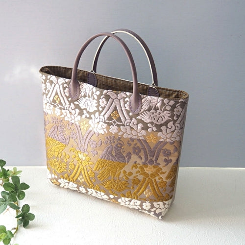 Avian accent Kimono Tote Bag