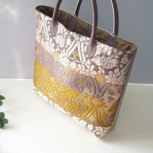 Avian accent Kimono Tote Bag