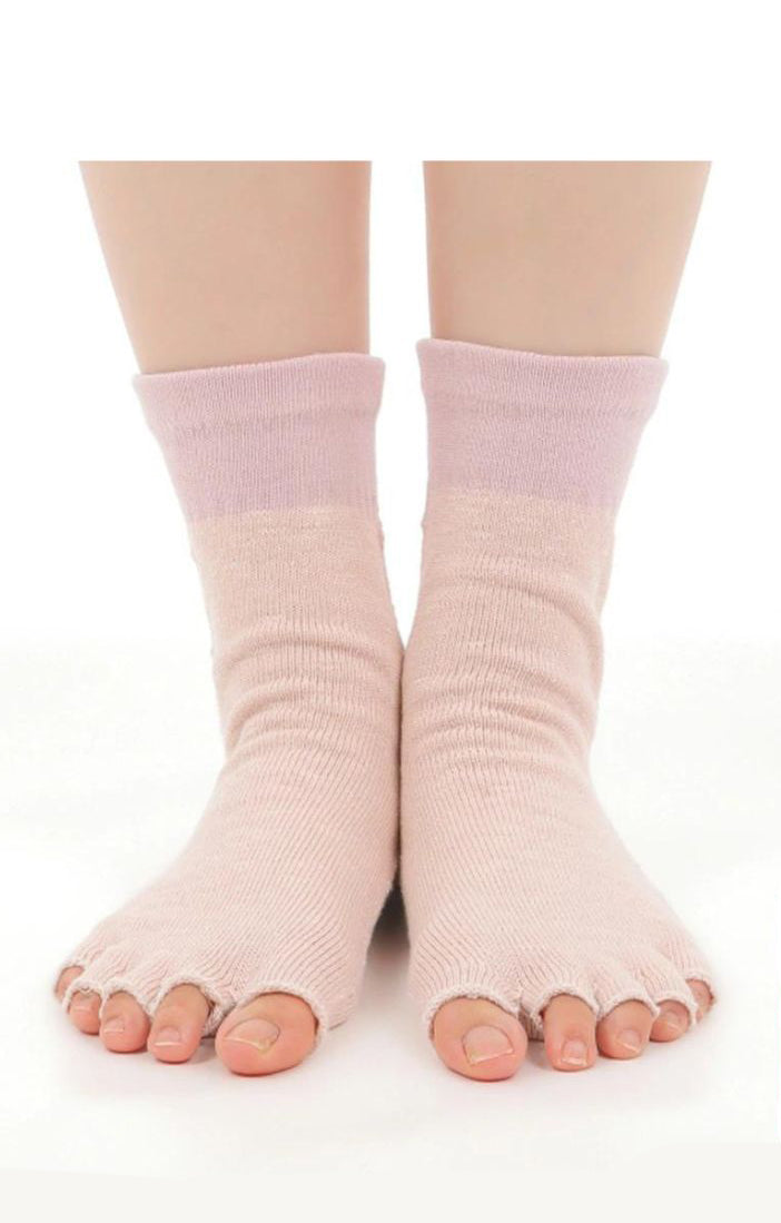 Lightweight Silk Open-Toe Toe Socks for Ultimate Relaxation